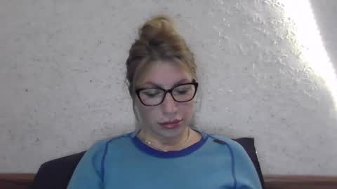 Snapshot of fox_red_lady7 chatting on 12.17.24 fox_red_lady7 online show from 12.17.24