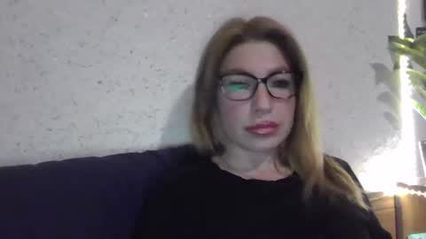 Snapshot of fox_red_lady7 chatting on 01.06.25 fox_red_lady7 online show from 01.06.25