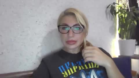 Snapshot of fox_red_lady7 chatting on 10.10.25 fox_red_lady7 online show from 10.10.25