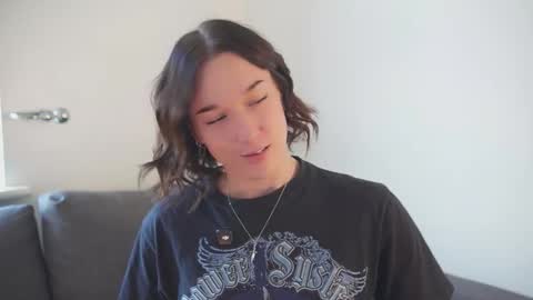 Em      online show from 09.21.25