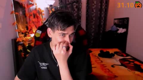 Snapshot of foxicfu chatting on 10.18.25 Foxicfu online show from 10.18.25