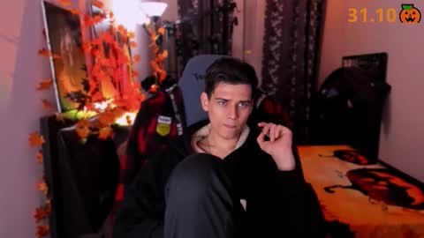 Snapshot of foxicfu chatting on 10.24.25 Foxicfu online show from 10.24.25