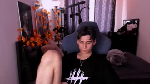 Snapshot of foxicfu chatting on 11.22.25 Foxicfu online show from 11.22.25