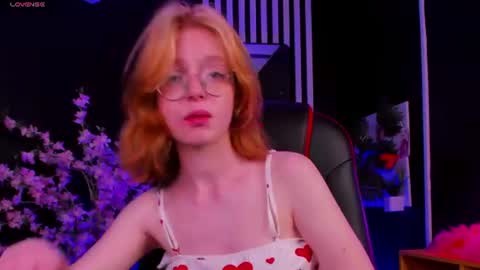 Snapshot of foxxxypolly chatting on 06.29.26 Polly online show from 06.29.26
