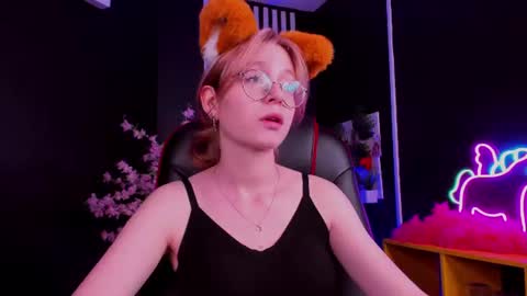 Snapshot of foxxxypolly chatting on 07.13.26 Polly online show from 07.13.26