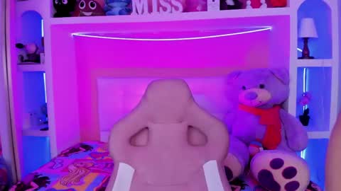 Snapshot of foxy__jade chatting on 04.15.26 Miss Jade online show from 04.15.26