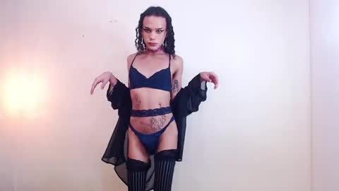 Snapshot of foxy_ella chatting on 10.22.25 Ella online show from 10.22.25