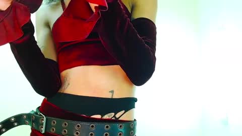 Snapshot of foxy_ella chatting on 10.25.25 Ella online show from 10.25.25