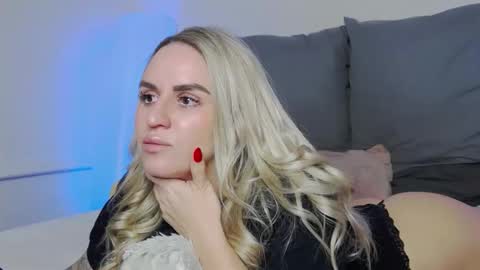 Foxy Kimmi online show from 01.07.26