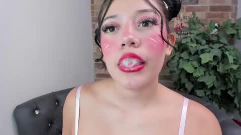 Snapshot of foxy_loren chatting on 06.27.26 Loren online show from 06.27.26