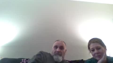 Snapshot of foxyfang chatting on 02.18.25 foxyfang online show from 02.18.25