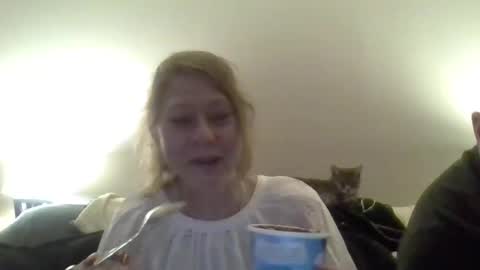 Snapshot of foxyfang chatting on 03.11.25 foxyfang online show from 03.11.25