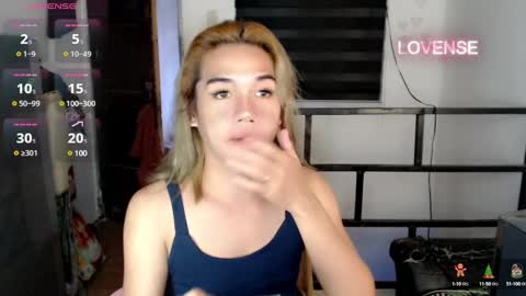 Snapshot of foxyinnocentstar chatting on 01.18.25 jenny online show from 01.18.25