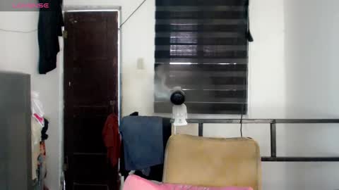 Snapshot of foxyinnocentstar chatting on 02.02.25 jenny online show from 02.02.25