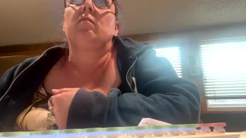 Snapshot of foxyladysback923 chatting on 02.04.25 foxyladysback923 online show from 02.04.25