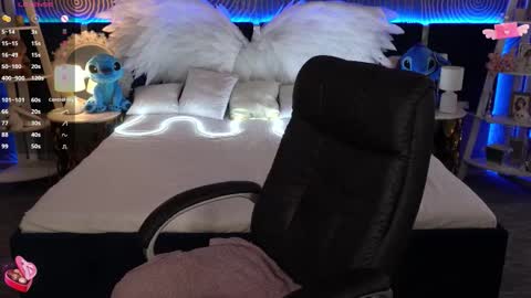 Snapshot of foxyshyyy chatting on 11.06.25 Inna online show from 11.06.25