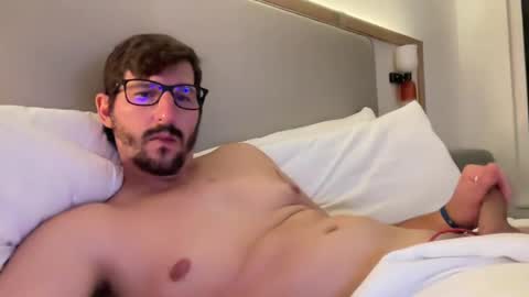 Snapshot of fp004 chatting on 10.22.25 fp004 online show from 10.22.25