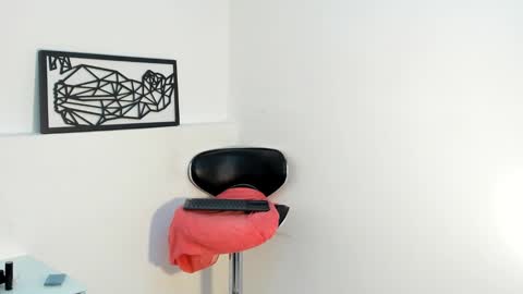 Snapshot of fran_dess chatting on 02.13.25 FRAN DESS online show from 02.13.25