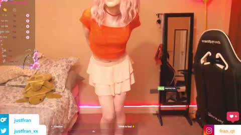 Snapshot of fran_qt chatting on 01.28.25 Fran online show from 01.28.25