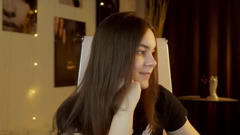 Snapshot of francescacavaliere chatting on 06.19.26 Francesca online show from 06.19.26