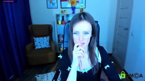 Snapshot of francescacollins chatting on 02.07.25 Fran online show from 02.07.25