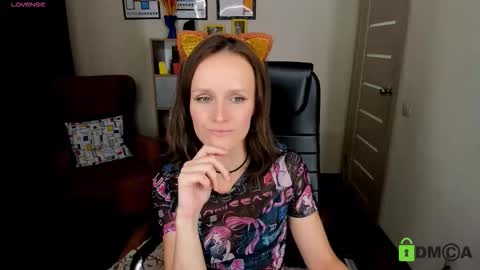 Snapshot of francescacollins chatting on 10.03.25 Fran online show from 10.03.25