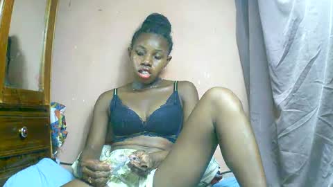 Snapshot of franciefrancie chatting on 03.03.25 francilla online show from 03.03.25