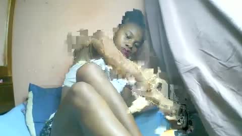 Snapshot of franciefrancie chatting on 03.05.25 francilla online show from 03.05.25