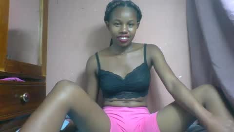 Snapshot of franciefrancie chatting on 03.07.25 francilla online show from 03.07.25