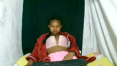 Snapshot of franciefrancie chatting on 09.21.25 francilla online show from 09.21.25