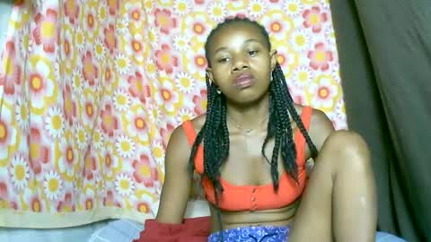 Snapshot of franciefrancie chatting on 10.01.25 francilla online show from 10.01.25