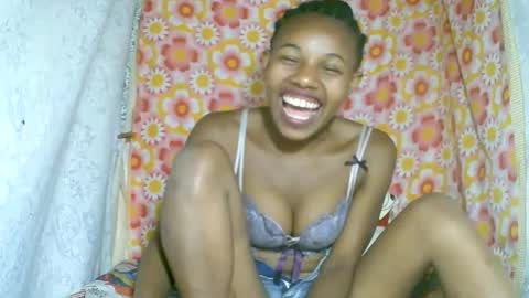 Snapshot of franciefrancie chatting on 10.16.25 francilla online show from 10.16.25