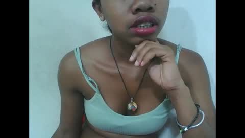 Snapshot of francinealdy chatting on 11.01.25 francinealdy online show from 11.01.25