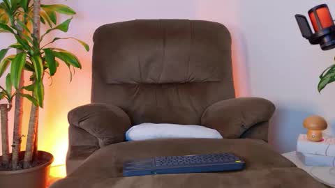 Snapshot of francopizano chatting on 12.04.25 Francum online show from 12.04.25