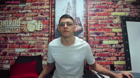 Snapshot of frank_millers chatting on 01.21.25 Frank online show from 01.21.25