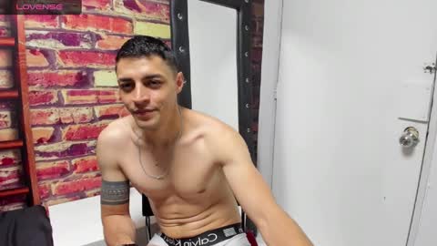 Snapshot of frank_millers chatting on 01.23.25 Frank online show from 01.23.25