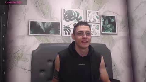 Snapshot of frank_millers chatting on 01.31.25 Frank online show from 01.31.25