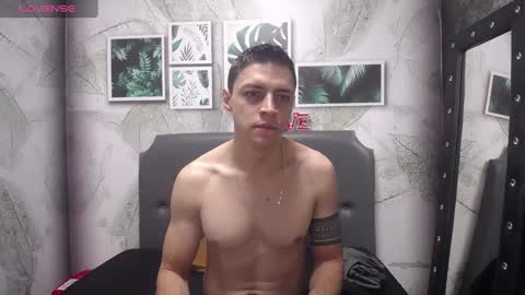 Snapshot of frank_millers chatting on 02.04.25 Frank online show from 02.04.25