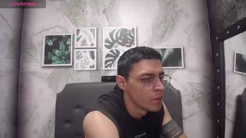 Snapshot of frank_millers chatting on 02.05.25 Frank online show from 02.05.25