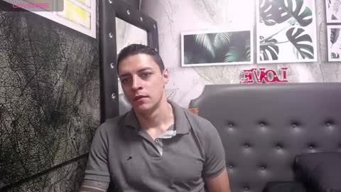 Snapshot of frank_millers chatting on 02.10.25 Frank online show from 02.10.25