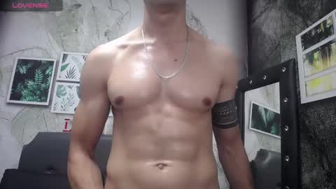 Snapshot of frank_millers chatting on 02.14.25 Frank online show from 02.14.25