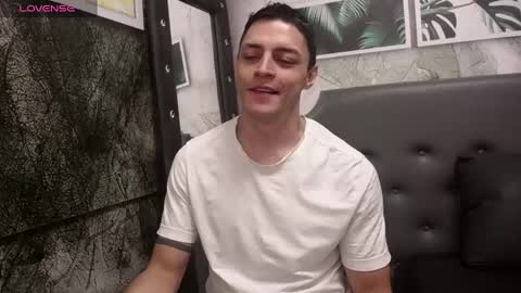 Snapshot of frank_millers chatting on 03.05.25 Frank online show from 03.05.25