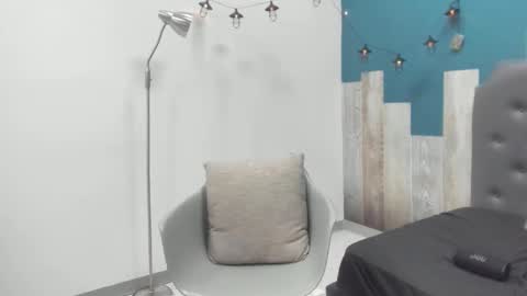 Snapshot of frank_millers chatting on 10.04.25 Frank online show from 10.04.25