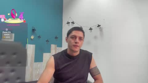 Snapshot of frank_millers chatting on 10.14.25 Frank online show from 10.14.25