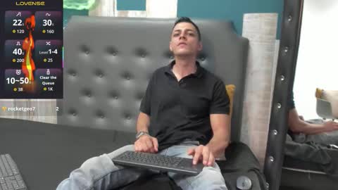 Snapshot of frank_millers chatting on 10.23.25 Frank online show from 10.23.25