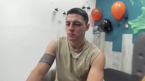 Snapshot of frank_millers chatting on 10.25.25 Frank online show from 10.25.25