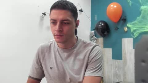 Snapshot of frank_millers chatting on 10.28.25 Frank online show from 10.28.25