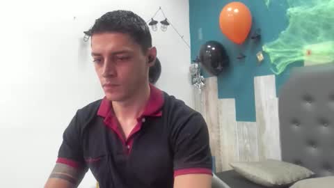 Snapshot of frank_millers chatting on 10.29.25 Frank online show from 10.29.25