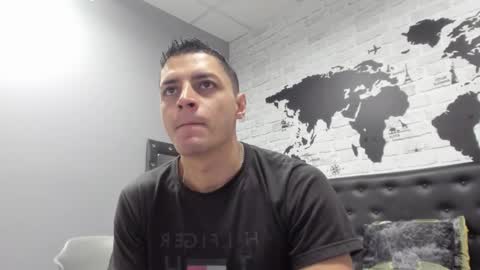 Snapshot of frank_millers chatting on 12.02.25 Frank online show from 12.02.25