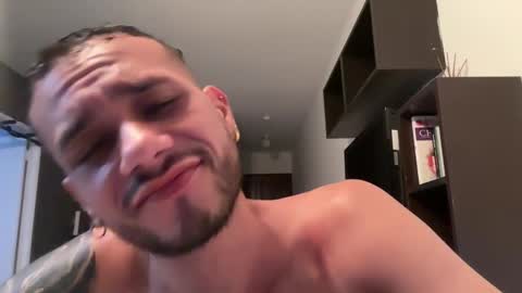 Snapshot of frankcokxxx chatting on 02.23.25 Frankboxxx and mat online show from 02.23.25